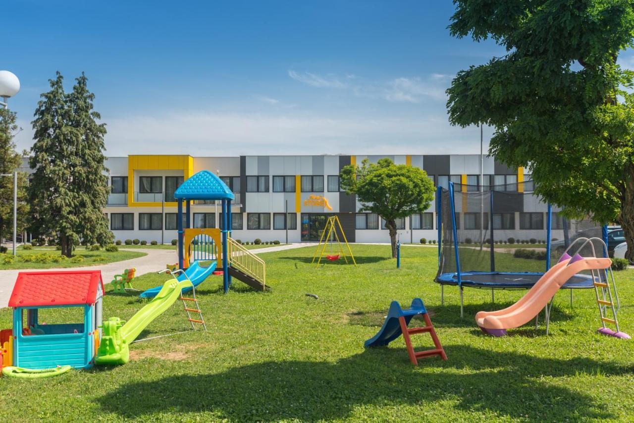 Hotel Stobex Loznica Zewnętrze zdjęcie