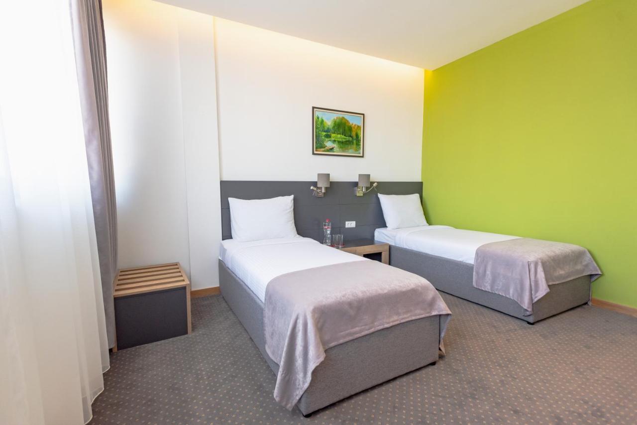 Hotel Stobex Loznica Zewnętrze zdjęcie
