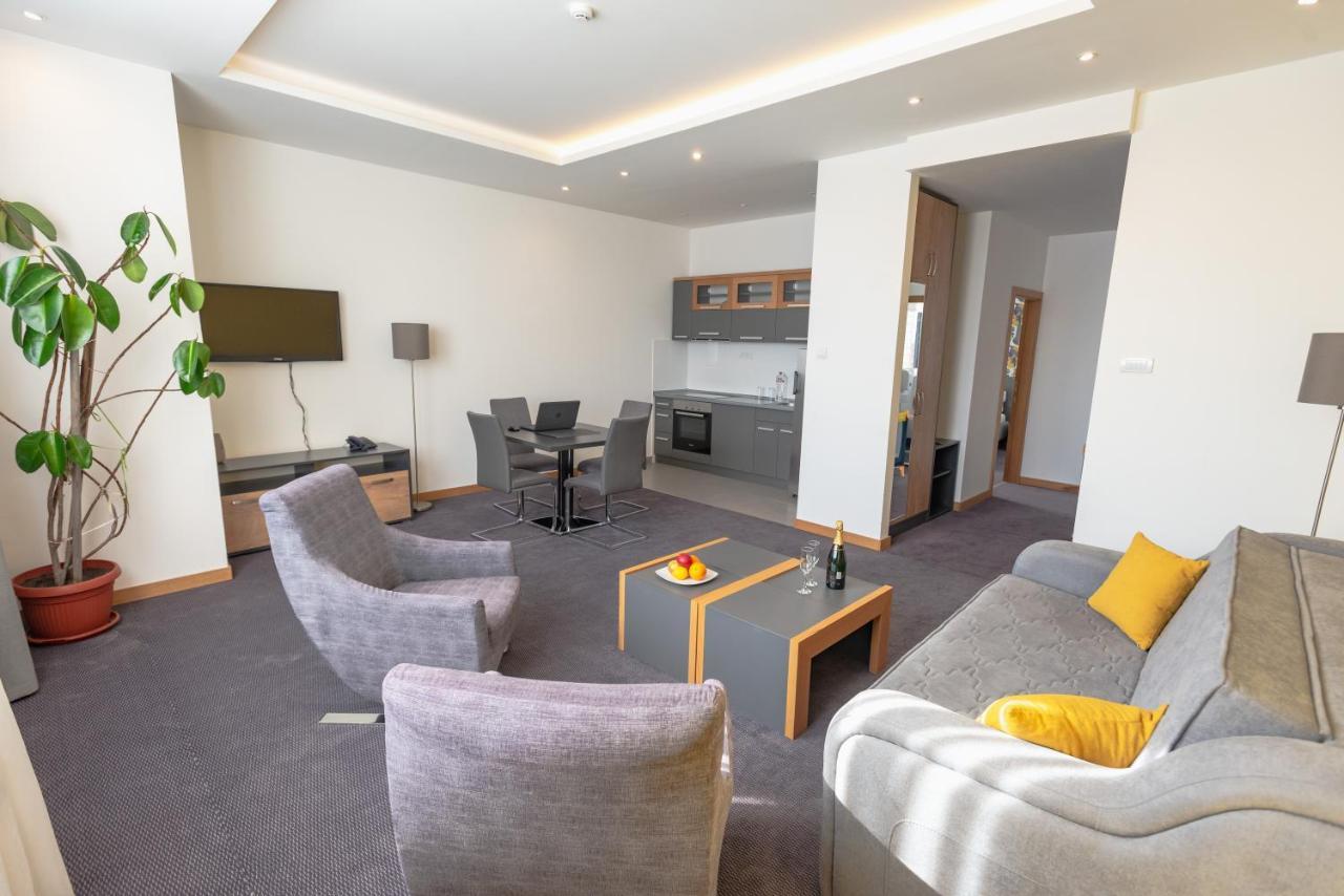 Hotel Stobex Loznica Zewnętrze zdjęcie