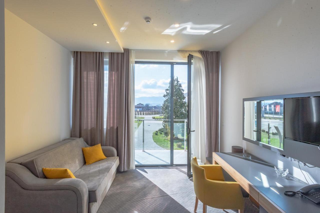 Hotel Stobex Loznica Zewnętrze zdjęcie