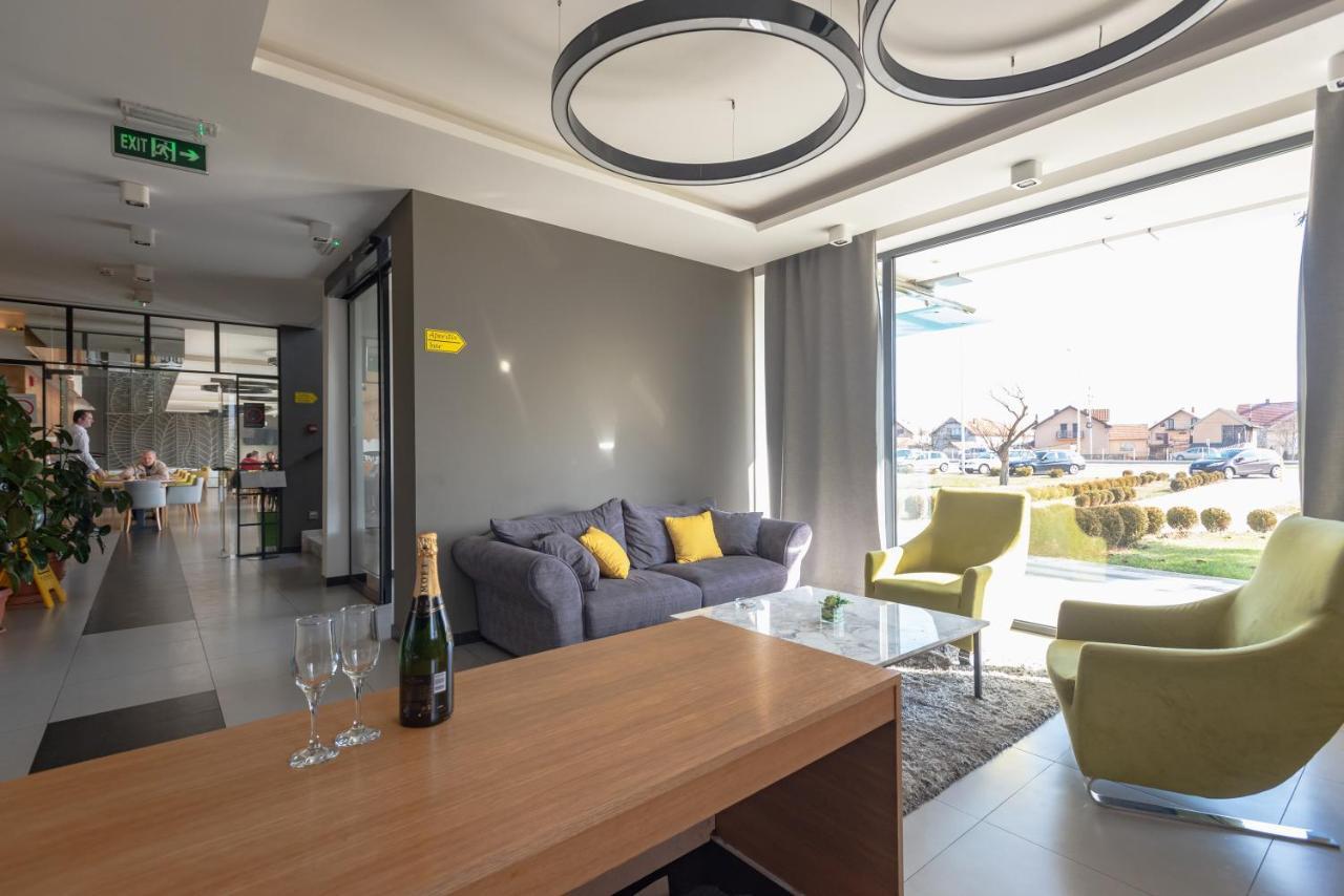 Hotel Stobex Loznica Zewnętrze zdjęcie